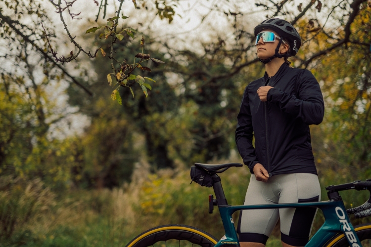 amcycling-pearl+kurtka-9.jpeg